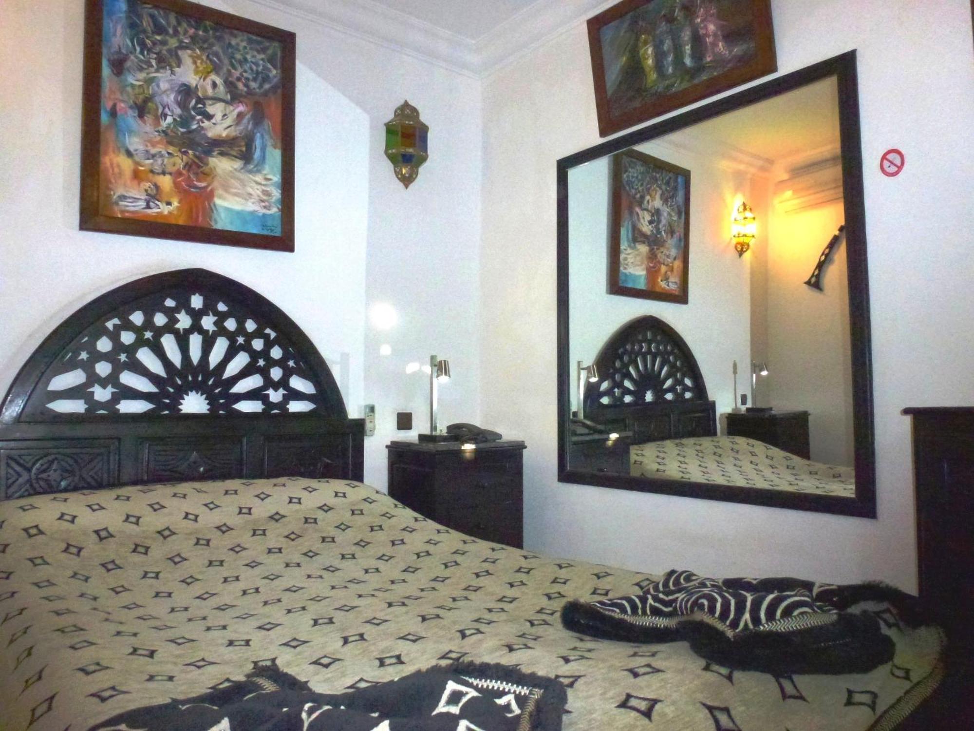 رياض لاروس فندق مبيت وإفطار 2*