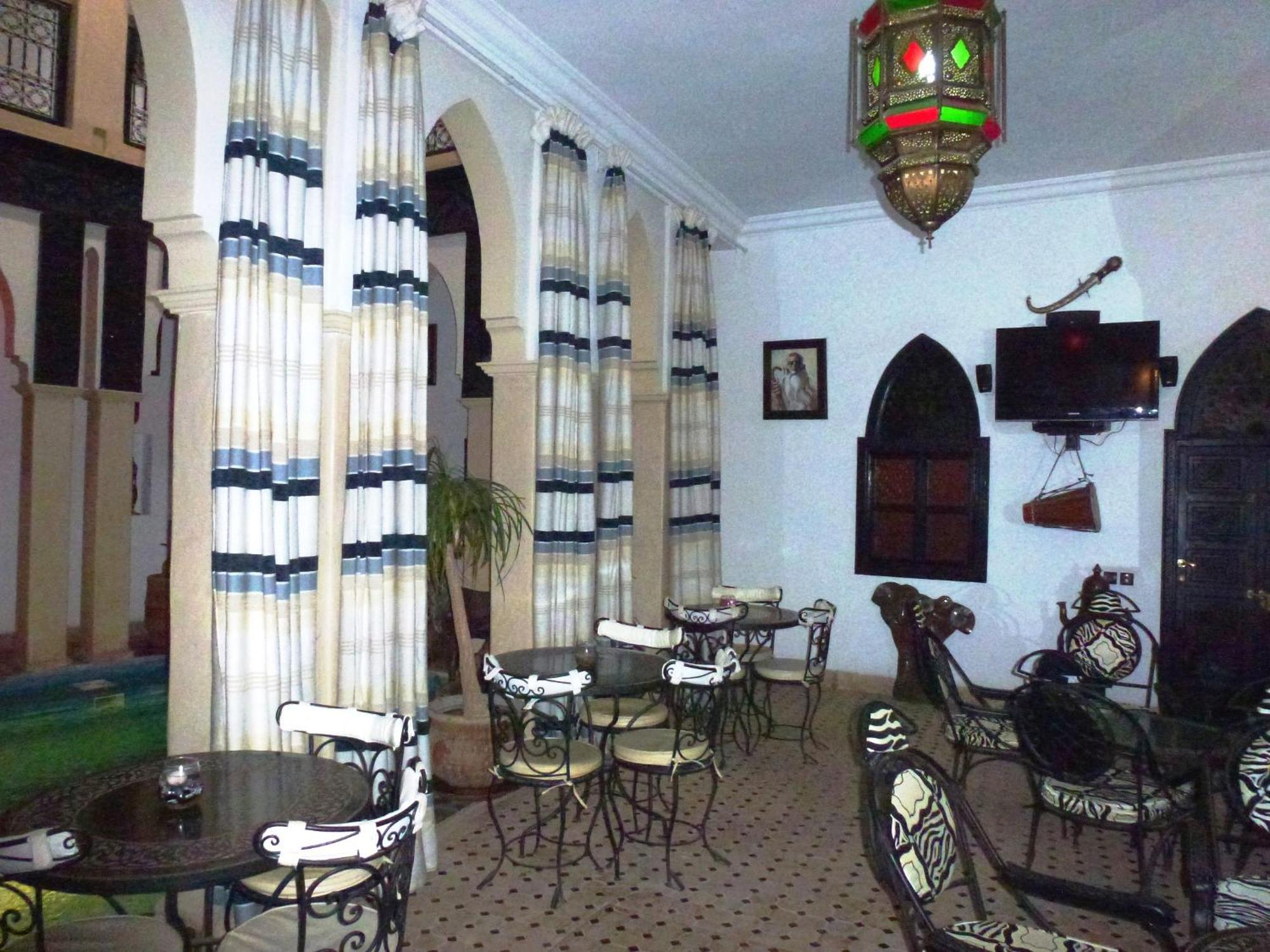 رياض لاروس مراكش